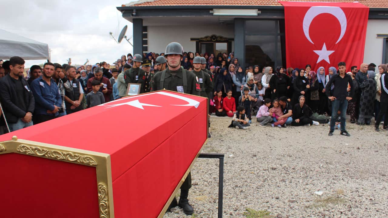 Foto - Uzman çavuş, sözlenmek için izne gelmişti! Düğündeki maganda kurşunu canından etti