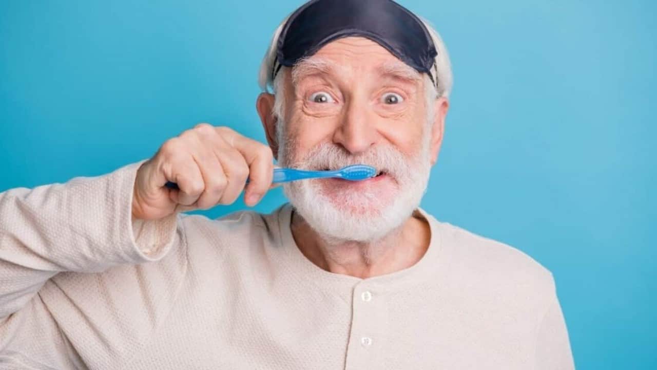 Foto - Uzmanından uyarı: Yaşlılarda kötü ağız sağlığı Alzheimer riskini 4 kat artırıyor