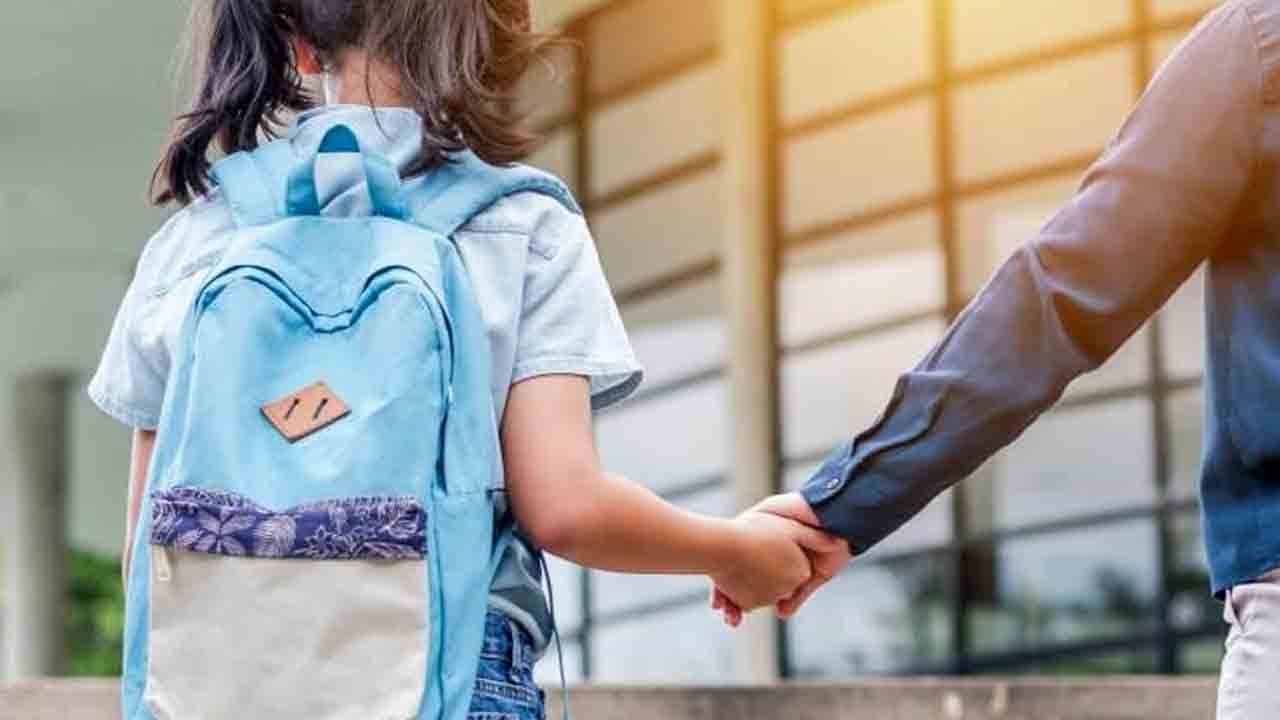 Foto - Uzmanından velilere çanta uyarısı: Skolyoza davetiye çıkarmayın!