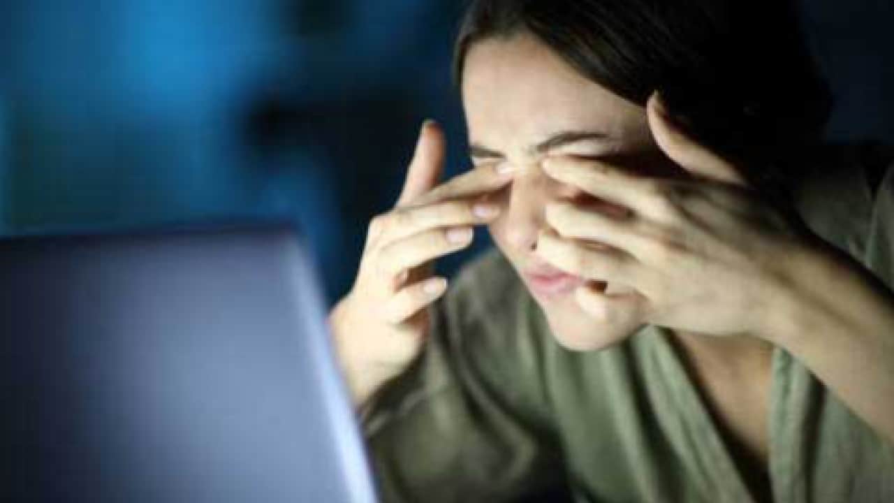 Foto - Uzun süren göz seğirmelerine dikkat Nörolojik sıkıntının işareti olabilir!