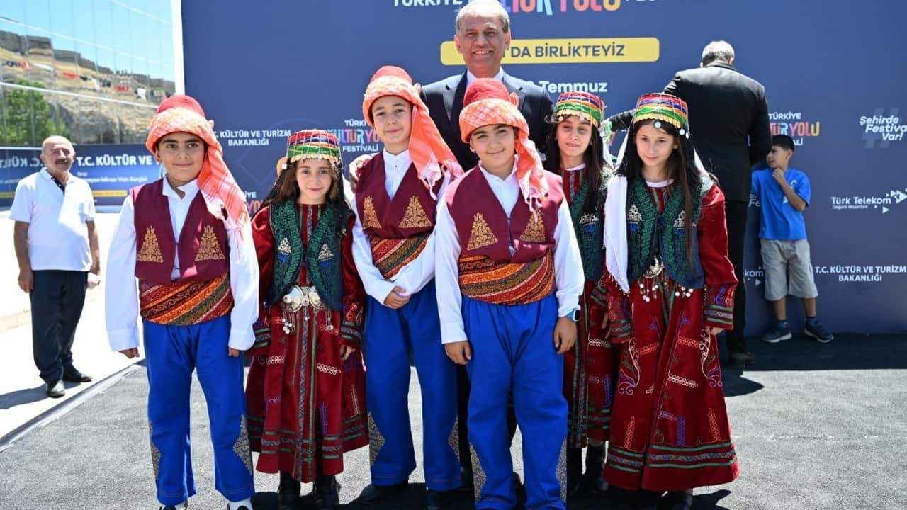 Foto - Van'da dokuz gün sürecek kültür, sanat ve lezzet şöleni başladı...