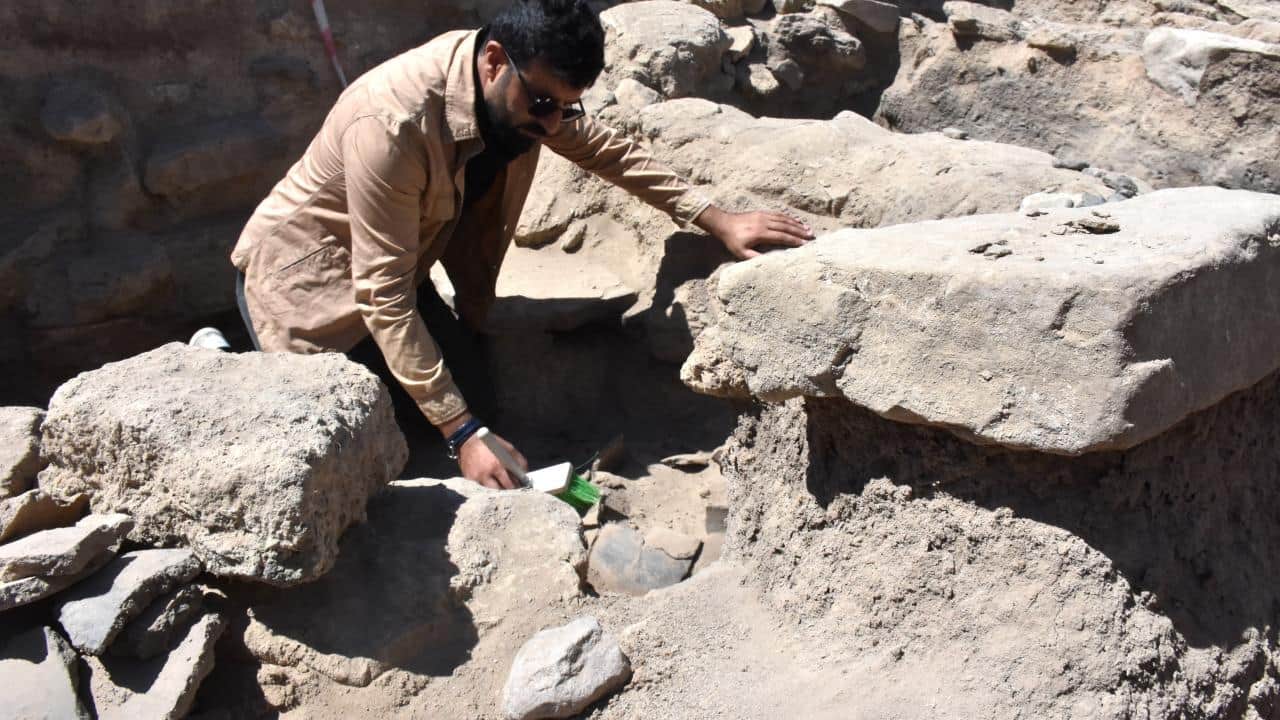 Foto - Van’daki höyükte 5 bin 500 yıllık geçmişin izleri araştırılıyor