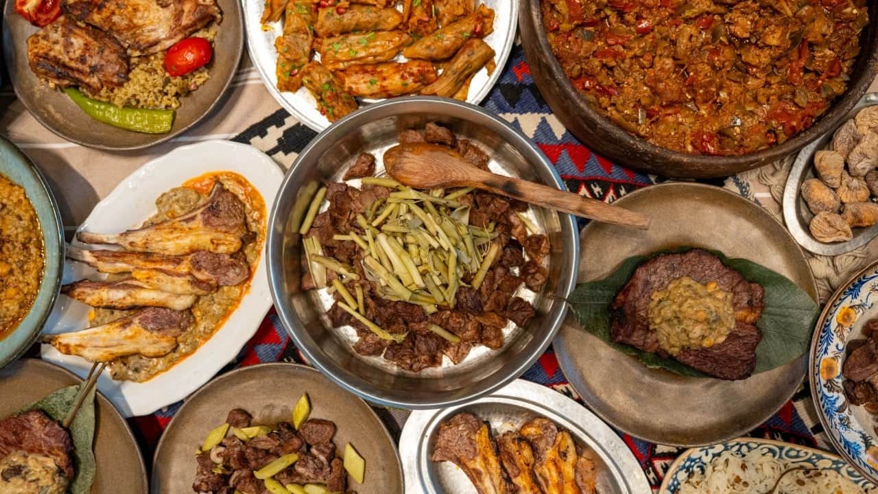 Van'ın gastronomi mirası lezzet noktalarında yaşatılıyor: Otlu peynir, inci kefali ve...