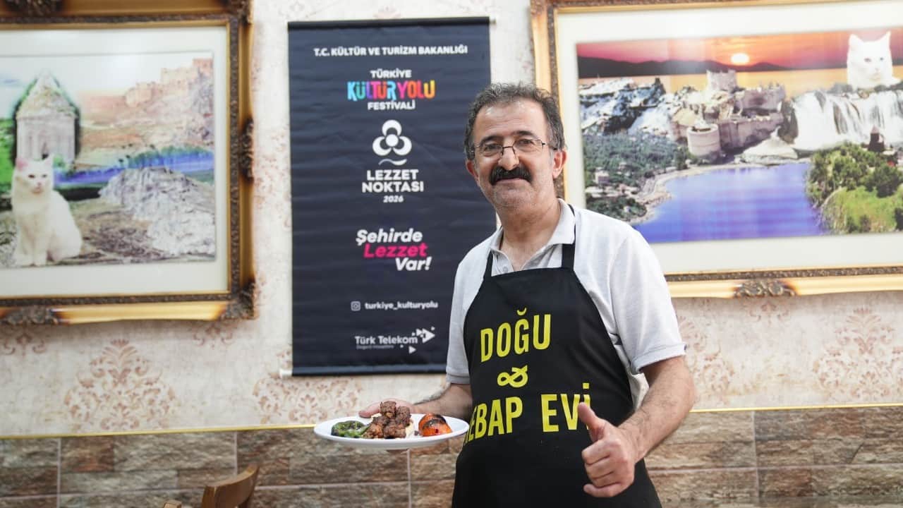 Foto - Van'ın gastronomi mirası lezzet noktalarında yaşatılıyor: Otlu peynir, inci kefali ve...