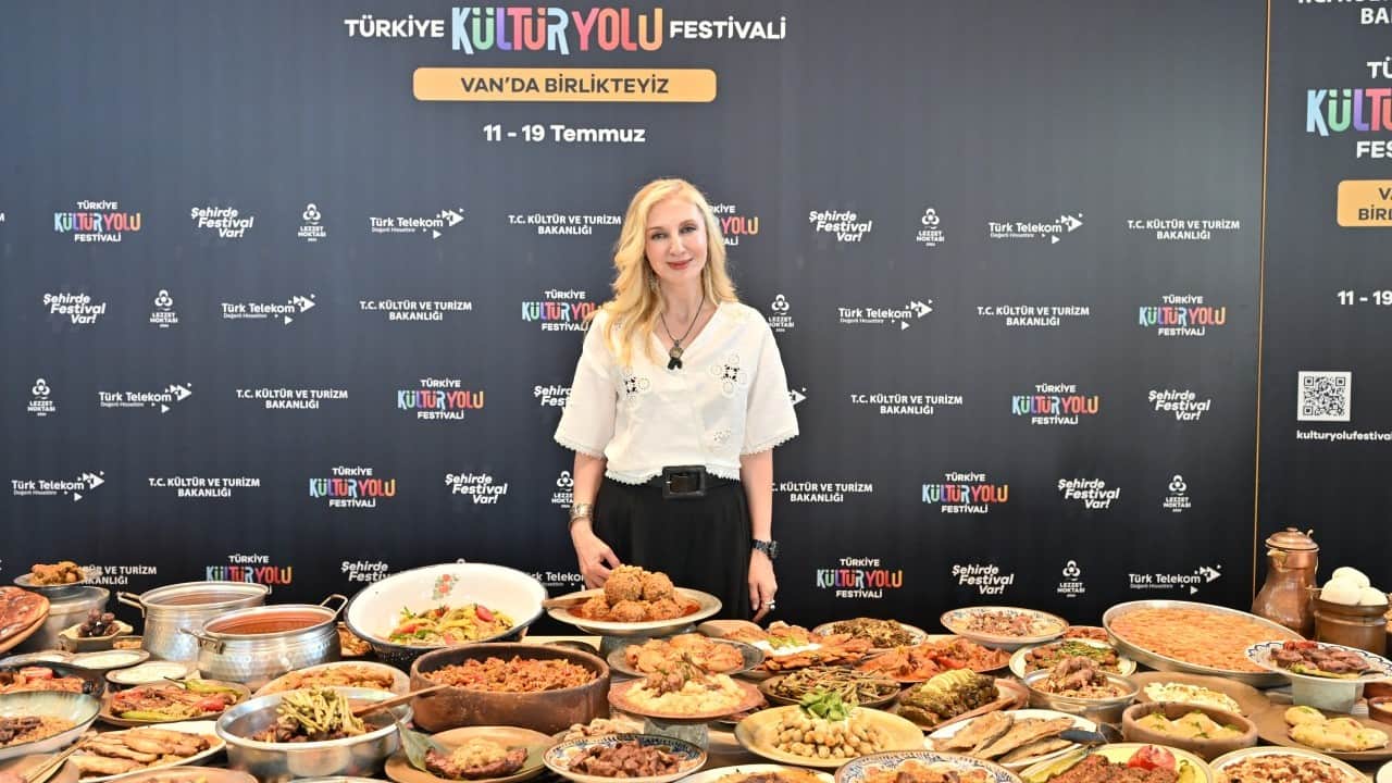 Foto - Van'ın gastronomi mirası lezzet noktalarında yaşatılıyor: Otlu peynir, inci kefali ve...