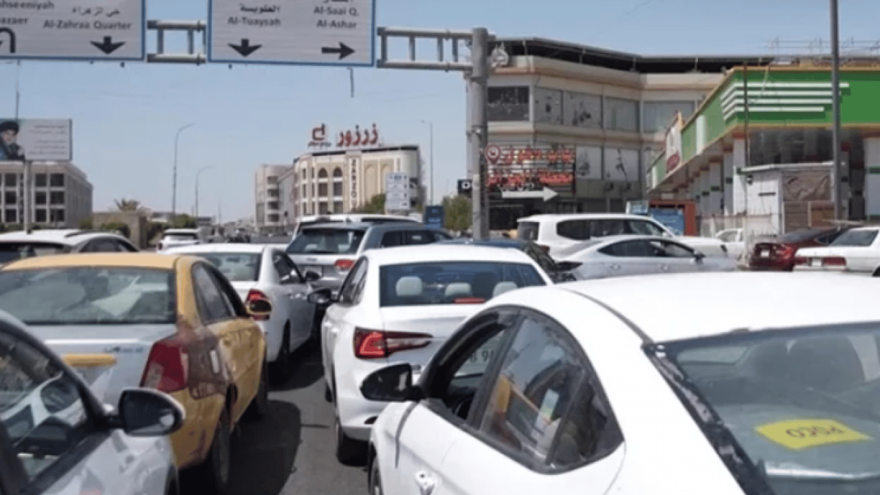 Foto - Varlık içinde yokluk çekiyorlar: Petrol zengini ülkede benzin bulamıyorlar!