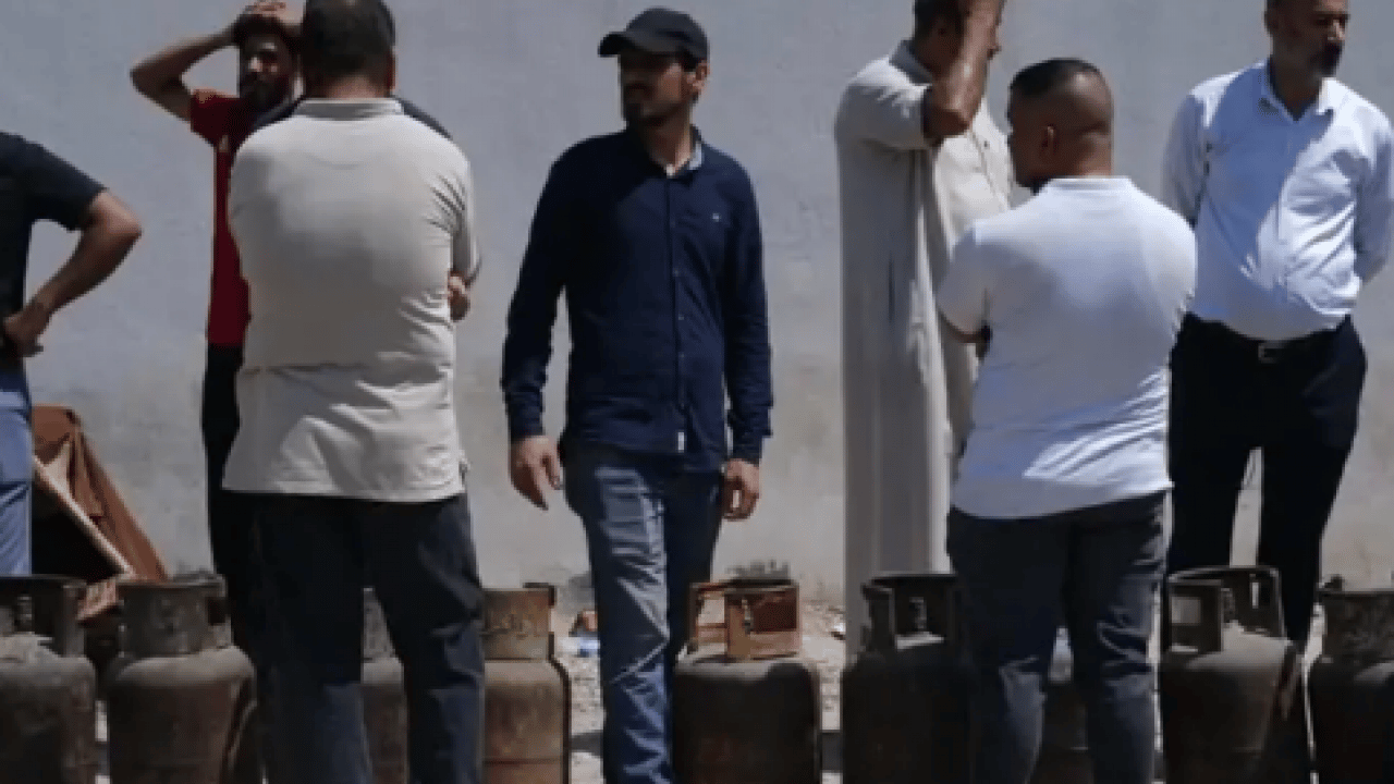 Foto - Varlık içinde yokluk çekiyorlar: Petrol zengini ülkede benzin bulamıyorlar!