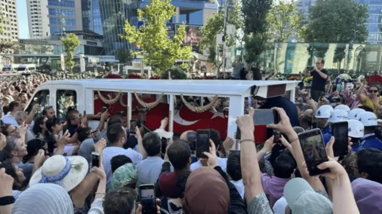 Foto - Vasiyet bugün açıklanacaktı: Kadir İnanır'ın miras davası ertelendi