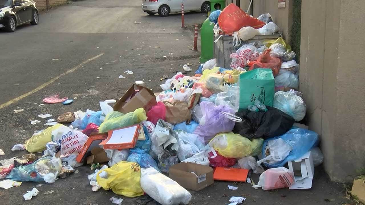 Foto - Vatandaş CHP’li belediyeye isyan! Maltepe değil çöp tepe
