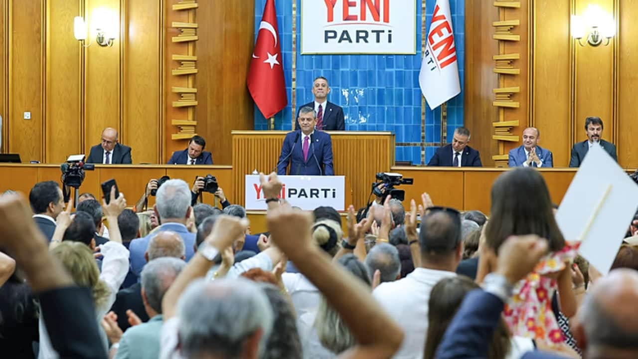 Foto - Ve flaş açıklama geldi! Yeni Parti’nin ismi değişiyor mu? 