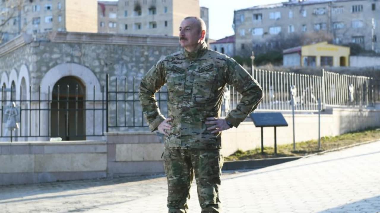 Foto - Ve savaşta korkulan oluyor: Aliyev’den orduya "vur" emri