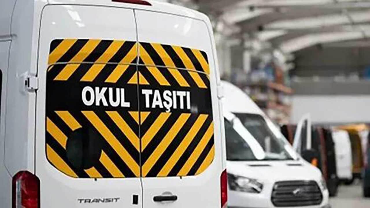 Foto - Velilerden okul servisi için hayati uyarı! Paraya değil plakaya bakın, korsana geçit vermeyin!