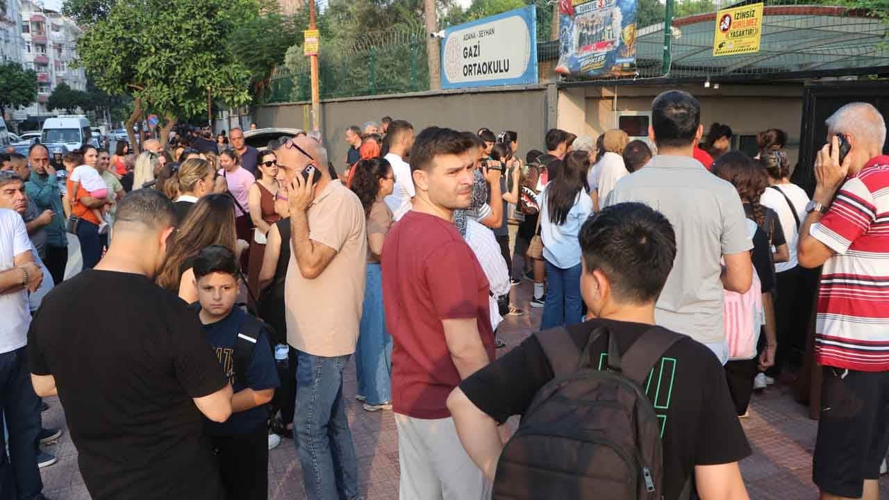 Foto - Velilerin telefonlarına bildirim gidiyor: Okulda ilginç güvenlik önlemi