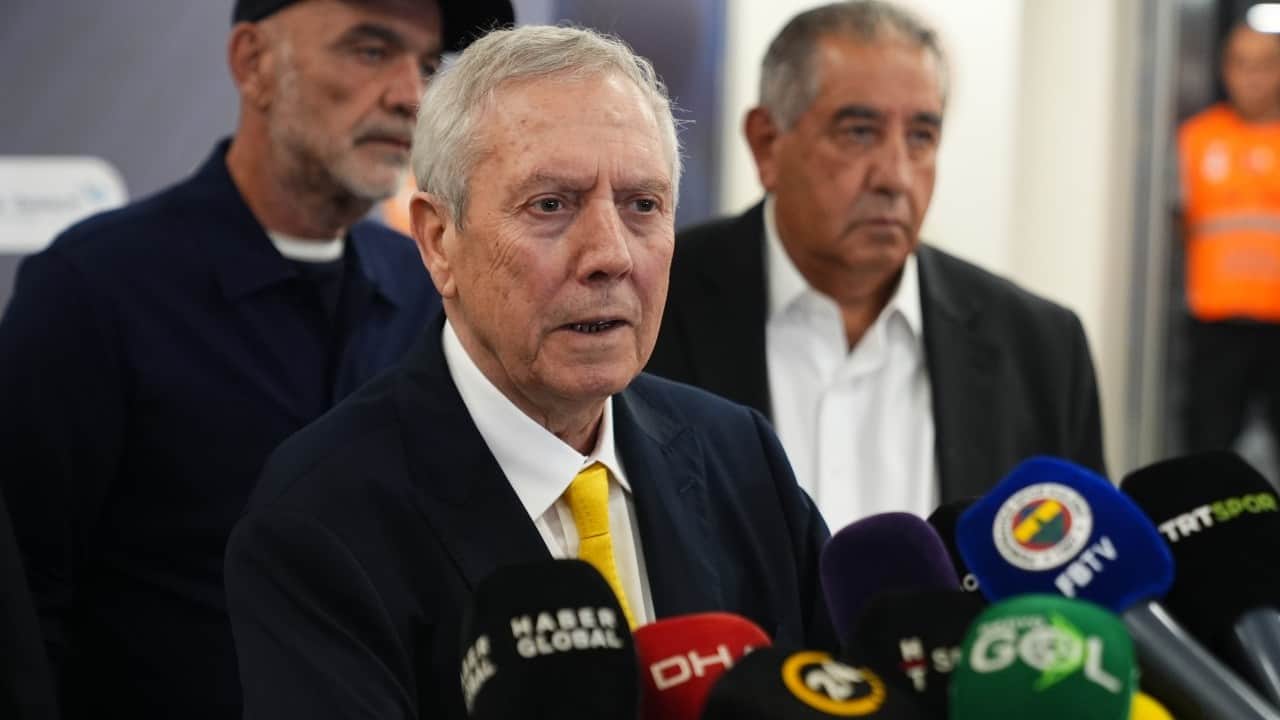 Foto - Verdiği sözlere bakan taraftarlar şaşkın: Fenerbahçe başkanı Aziz Yıldırım çabuk teslim oldu