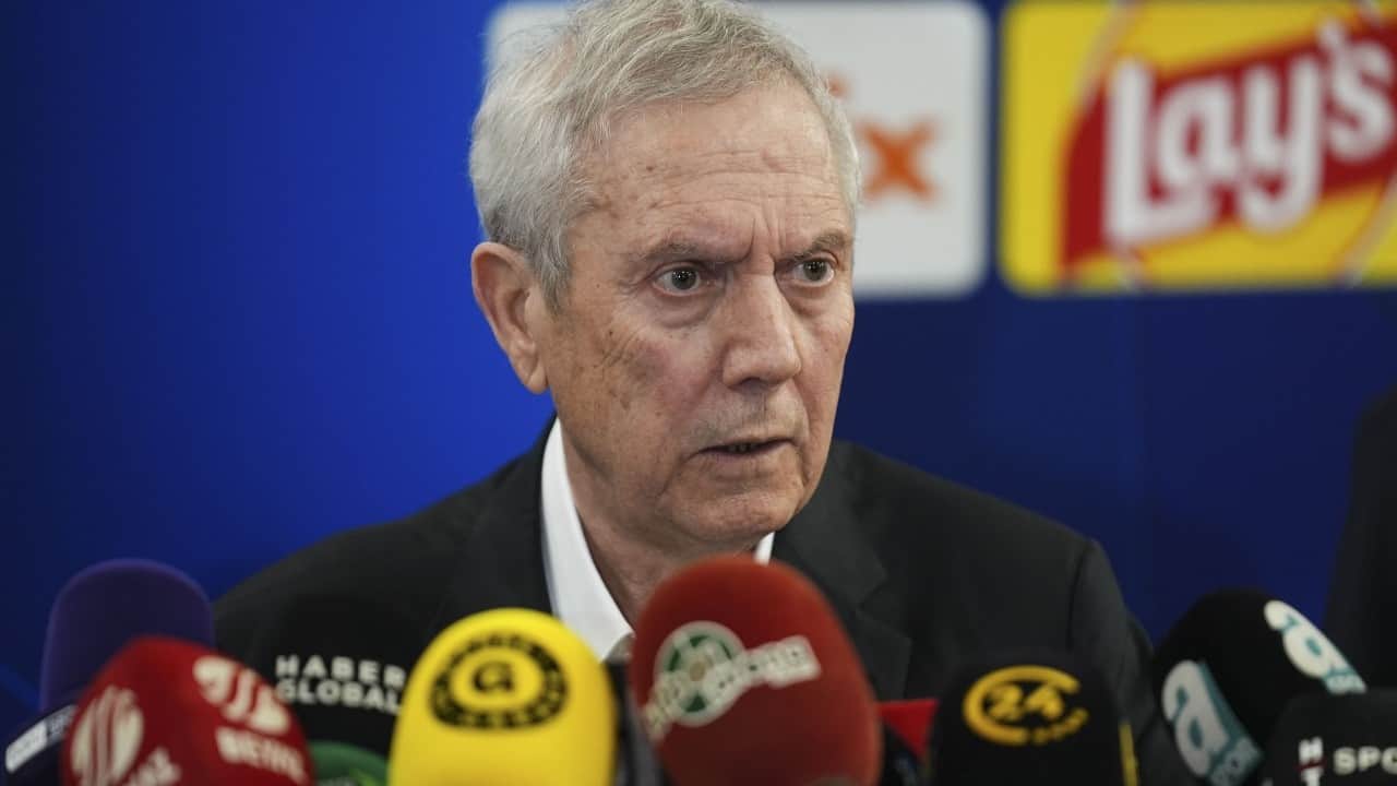 Foto - Verdiği sözlere bakan taraftarlar şaşkın: Fenerbahçe başkanı Aziz Yıldırım çabuk teslim oldu