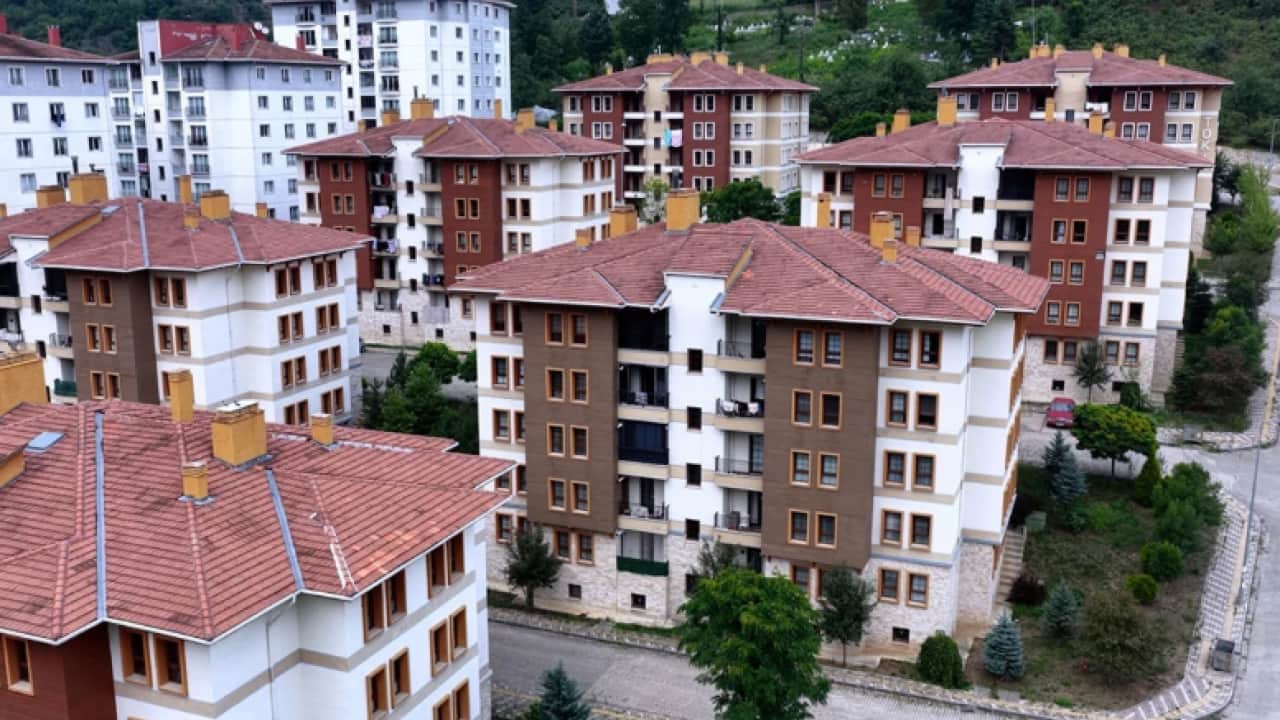 Foto - Verilen sözler tutuldu, vatandaş mutlu: Devlet Dereli’yi silbaştan inşa etti