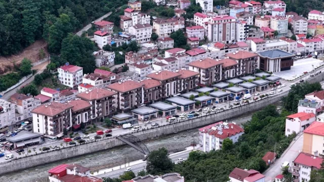 Foto - Verilen sözler tutuldu, vatandaş mutlu: Devlet Dereli’yi silbaştan inşa etti