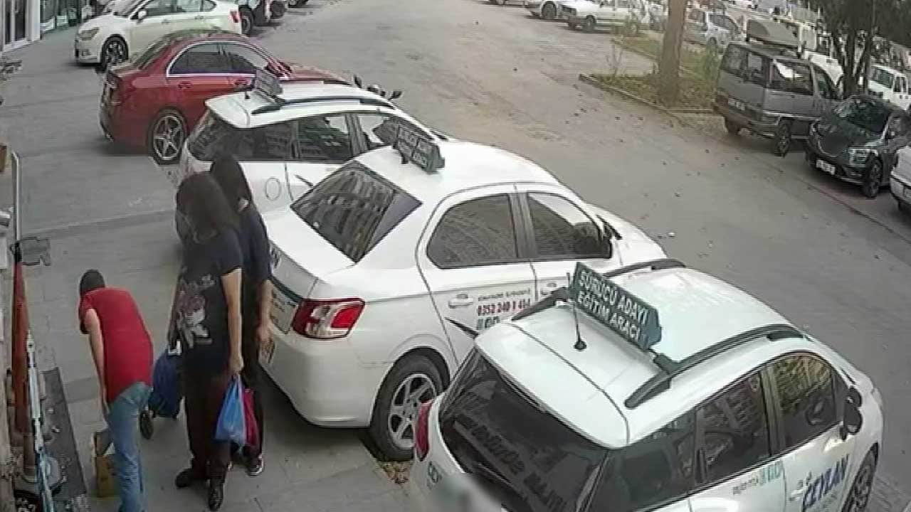 Foto - Vicdan değil cüzdan! Çekirdek satan çocuğa bu yapılır mı?