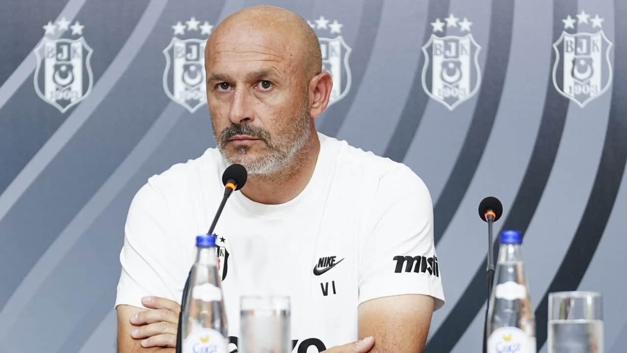 Vincenzo Italiano, merakla beklenen Dusan Vlahovic kararını canlı yayında duyurdu
