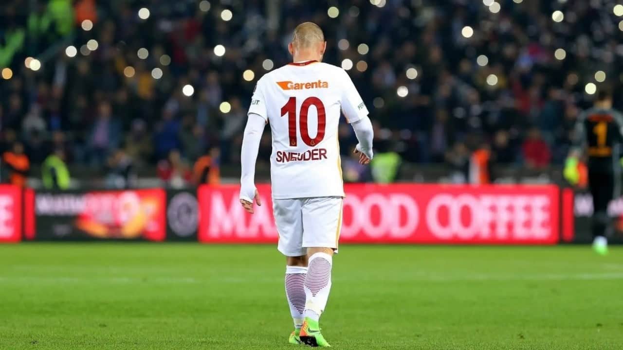 Foto - Wesley Sneijder maddi krizde mi? Futbol kariyerinin hatıralarını bir bir satıyor