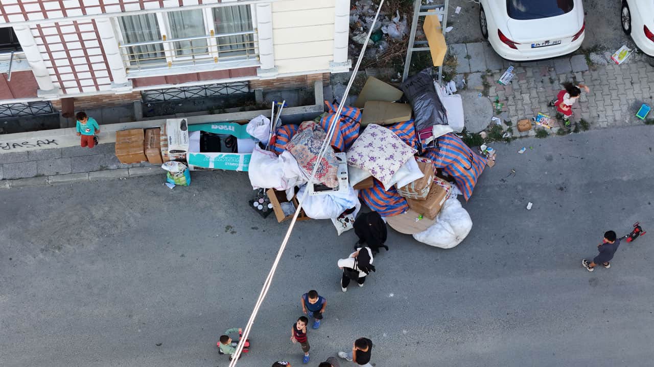 Foto - Yanında 4 yaşındaki oğlu da var! Yoğun bakımdaki annesine refakat etti diye sokağa atıldı