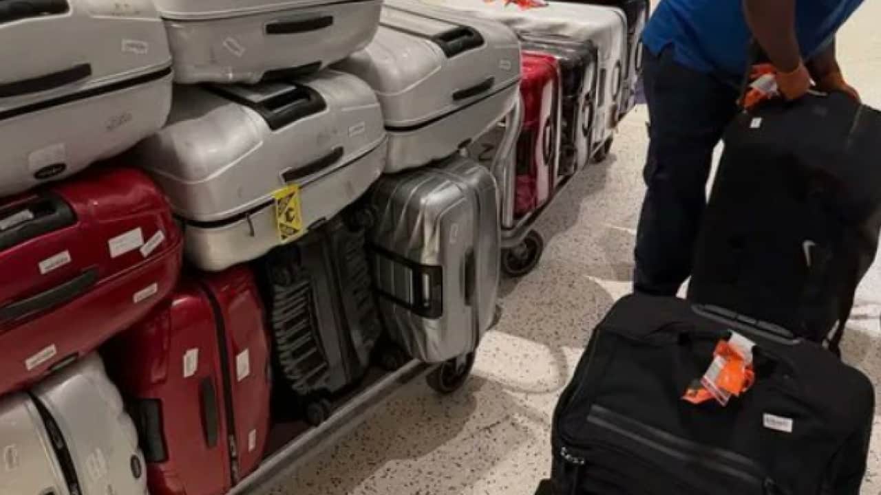 Foto - Yanında bir kamyon eşya götürdü Milli yıldız ABD'ye 16 bavulla döndü! 