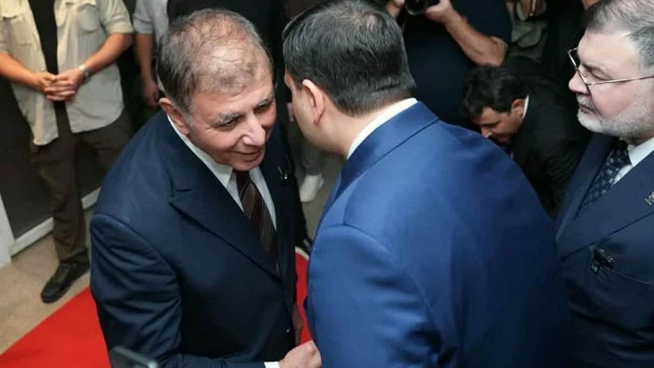 Foto - Yaptığı hareket, iddiaları ayyuka çıkardı! O büyükşehir belediye başkanı AK Parti’ye mi geçiyor?