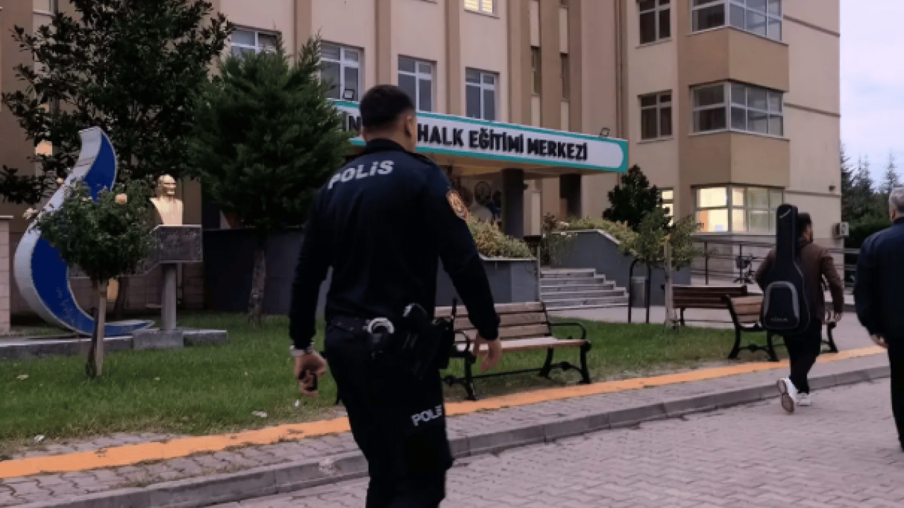 Foto - Yaptığı pes dedirtti: 2 yıl ehliyet sınavından men edildi!
