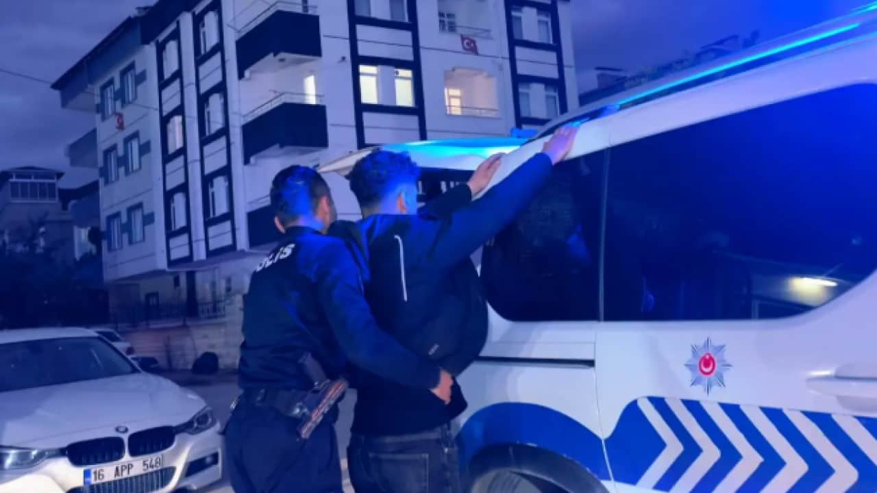 Foto - Yaptığı pes dedirtti: 2 yıl ehliyet sınavından men edildi!
