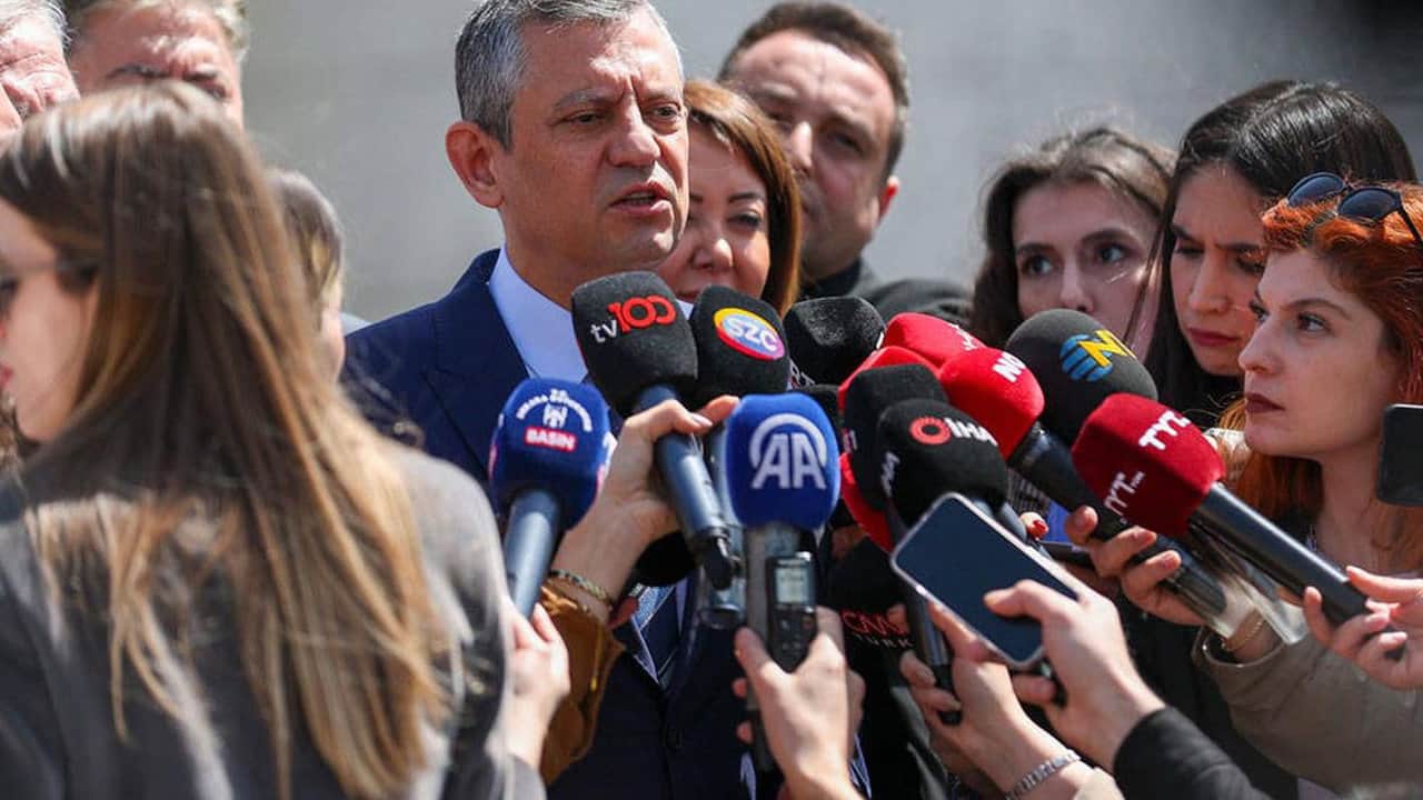Foto - Yarın başvuru yapılacak! CHP’li isimden "Özgür Özel’in yeni partisinin adı ne olacak?" sorusuna net cevap