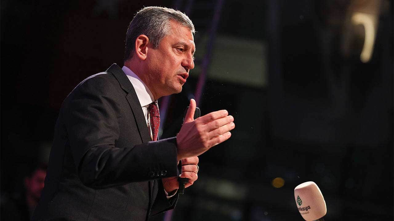 Foto - Yasakçıdan ‘yasak’ vaadi! Kur’an’ı hedef alan soytarıya ‘özel’ avukatlık