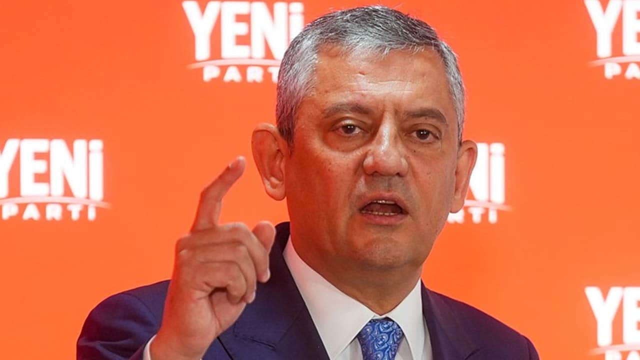Foto - Yasakçıdan ‘yasak’ vaadi! Kur’an’ı hedef alan soytarıya ‘özel’ avukatlık