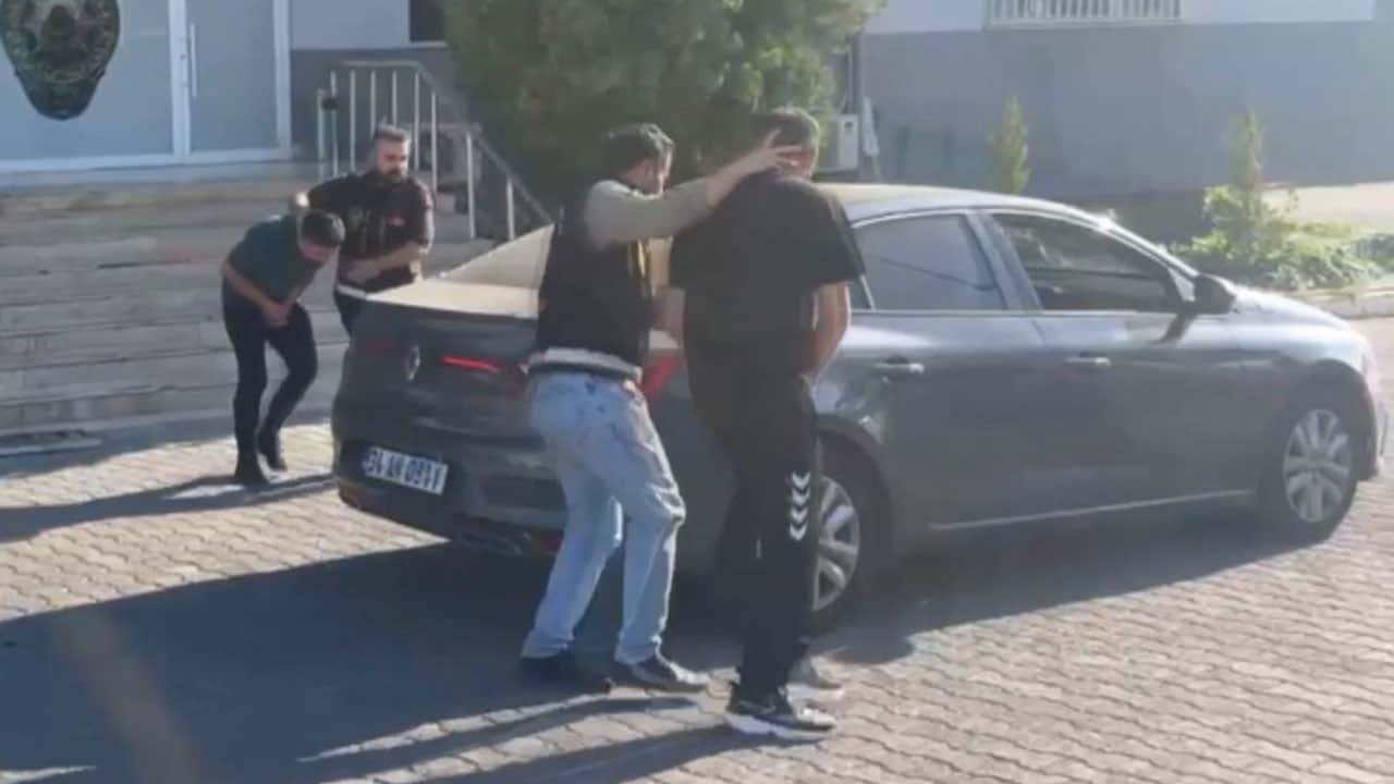 Foto - Yediemin otoparklarında 1, 5 milyar liralık vurgun: İhaleden önce parçaları söküp 10'da 1 fiyatına almışlar