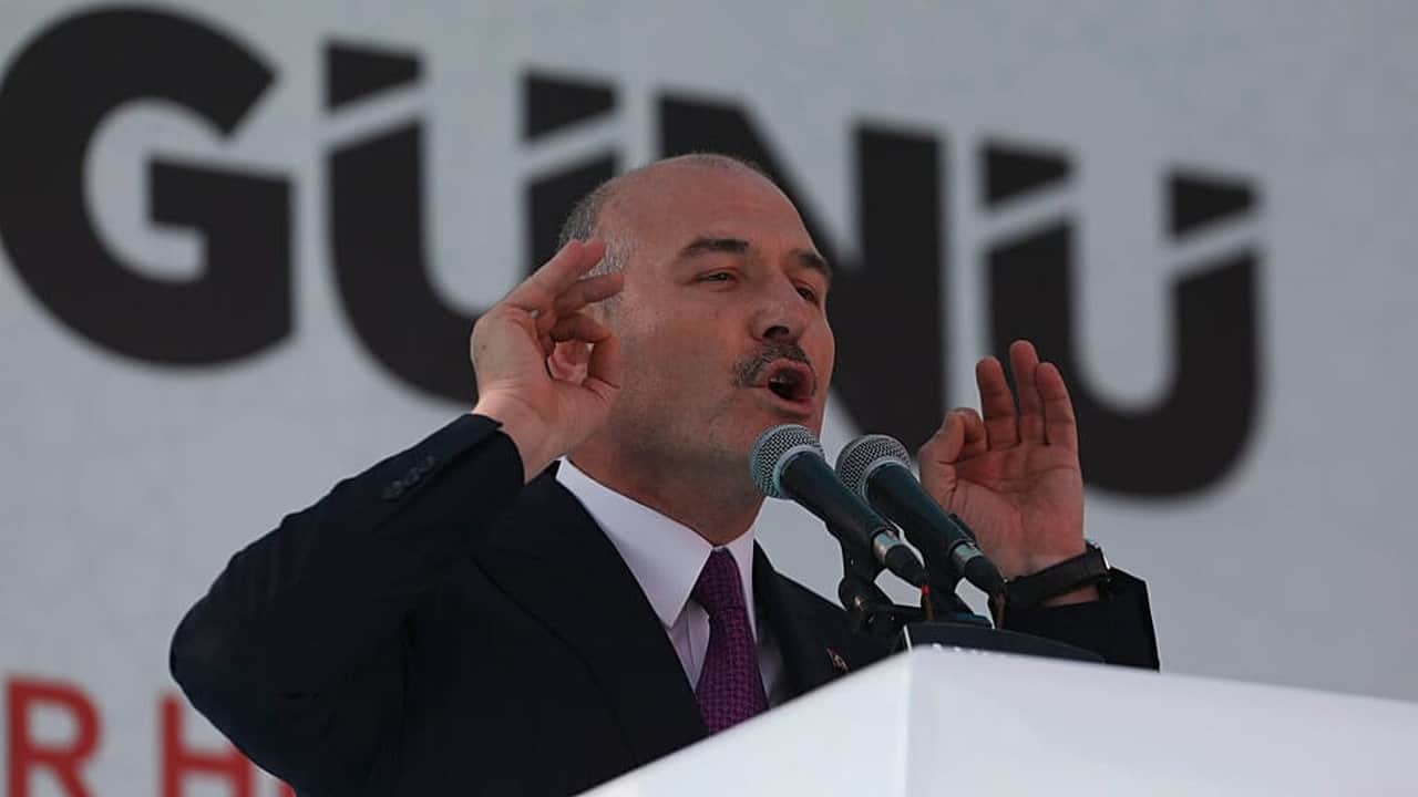 Foto - "Yeğeniyim, sizi yaşatmam" diyerek çirkefleşti! Süleyman Soylu küplere bindi
