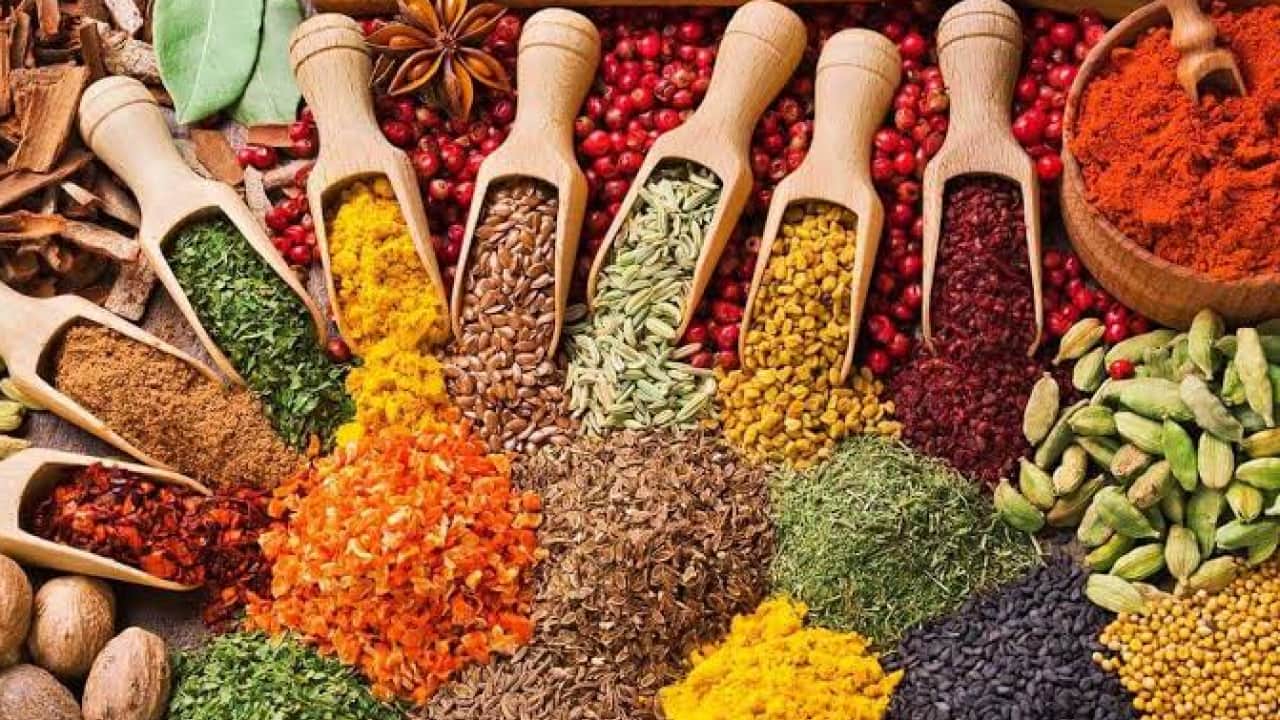 Foto - Yemeğin lezzetini katlayan püf nokta! Baharatı ne zaman eklediğiniz çok önemli