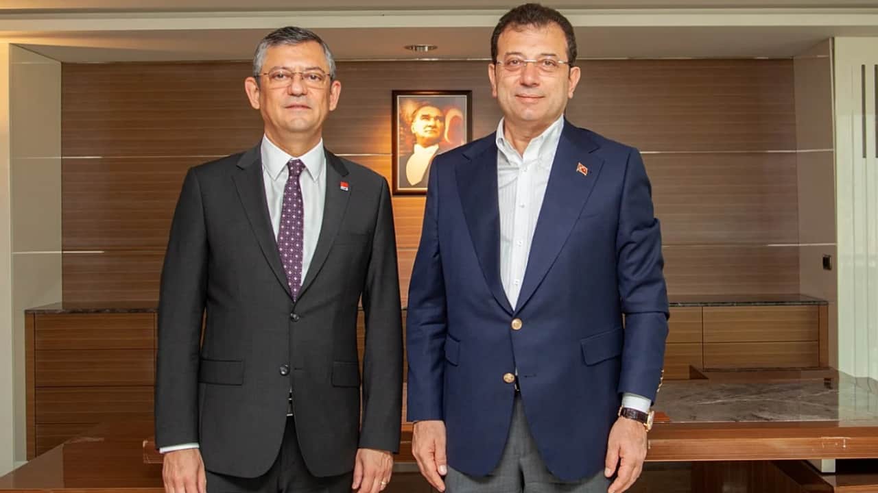 Foto - Yeni Parti’de kongre öncesi koltuk savaşı! Örgütlerde ipler gerildi