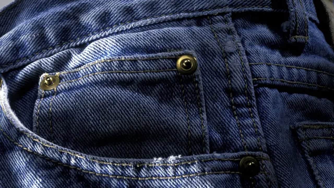 Foto - Yıllardır süs sanılıyordu! Kot pantolonların ceplerindeki o minik metaller bakın ne işe yarıyormuş...