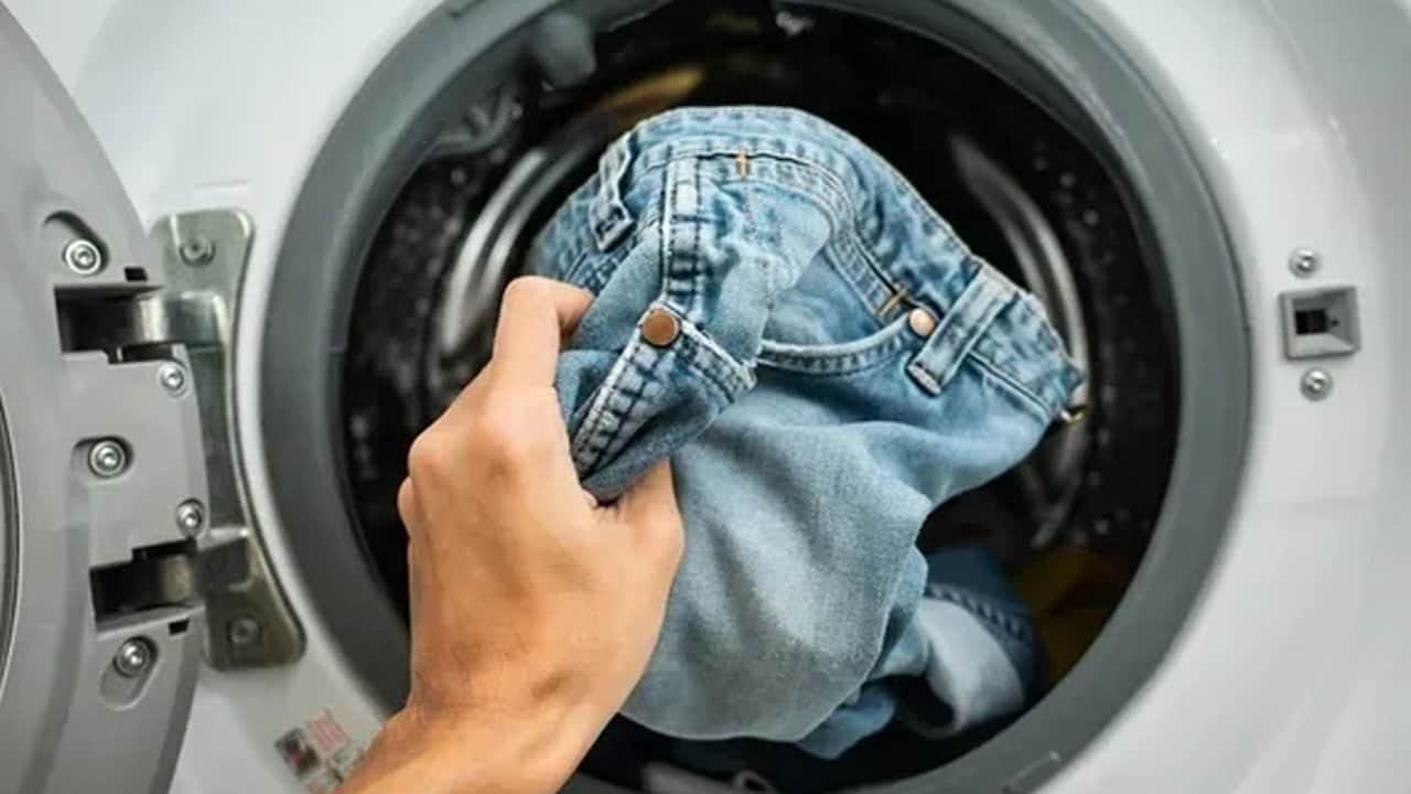 Foto - Yıllardır süs sanılıyordu! Kot pantolonların ceplerindeki o minik metaller bakın ne işe yarıyormuş...