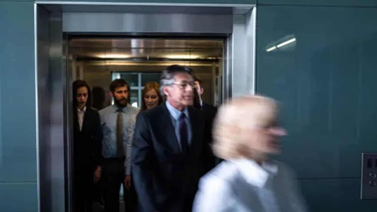 Foto - Meğer yıllardır yanlış biliyormuşuz! Asansörlerde neden ayna var? Asansörlere konma sebebi sizi hayrete düşürecek