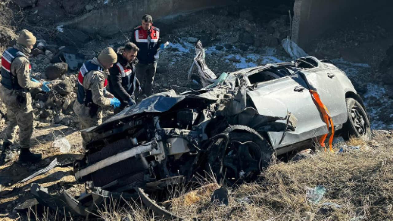 Foto - Yine ölüm yolu yine kaza: 3 kişi hayatını kaybetti!