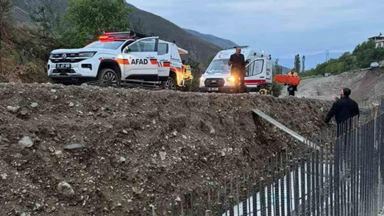 Yine ölüm yolu yine kaza: 3 kişi hayatını kaybetti!