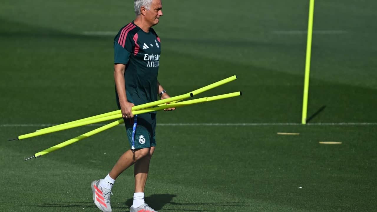 Foto - Yine yaptı yapacağını! Fenerbahçe'ye göndermedi bitirdi... Mourinho'nun Fener düşmanlığı...