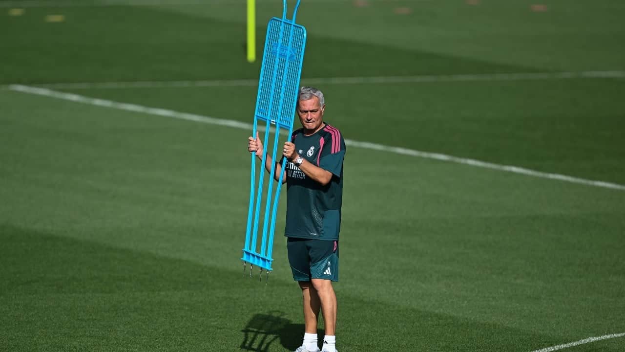 Foto - Yine yaptı yapacağını! Fenerbahçe'ye göndermedi bitirdi... Mourinho'nun Fener düşmanlığı...