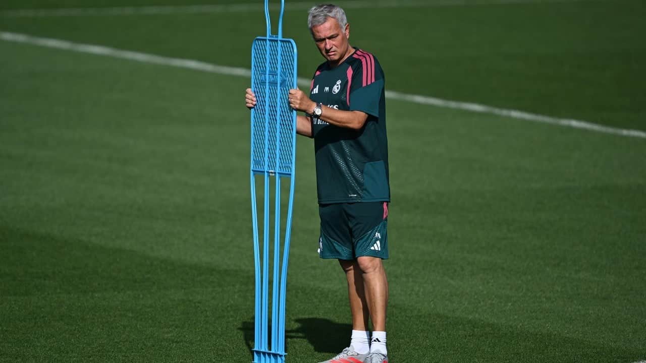 Foto - Yine yaptı yapacağını! Fenerbahçe'ye göndermedi bitirdi... Mourinho'nun Fener düşmanlığı...