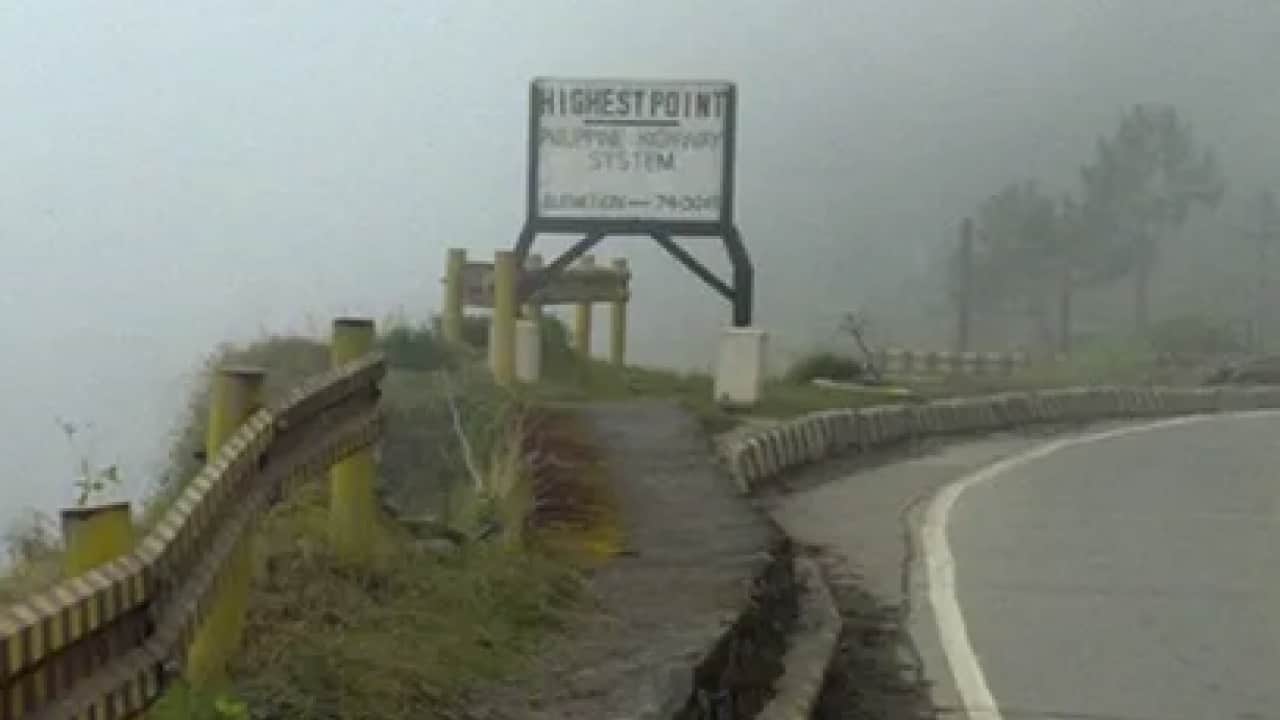 Foto - Yok böyle bir yol: 2.255 metrede nefes kesen yolculuk! Tırmanan bir daha geri dönmek istemiyor: 