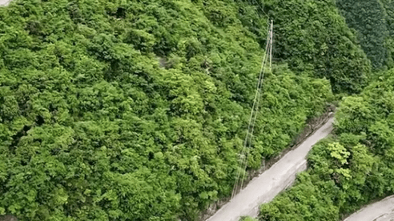 Foto - Yok böyle bir yol: 2.255 metrede nefes kesen yolculuk! Tırmanan bir daha geri dönmek istemiyor: 