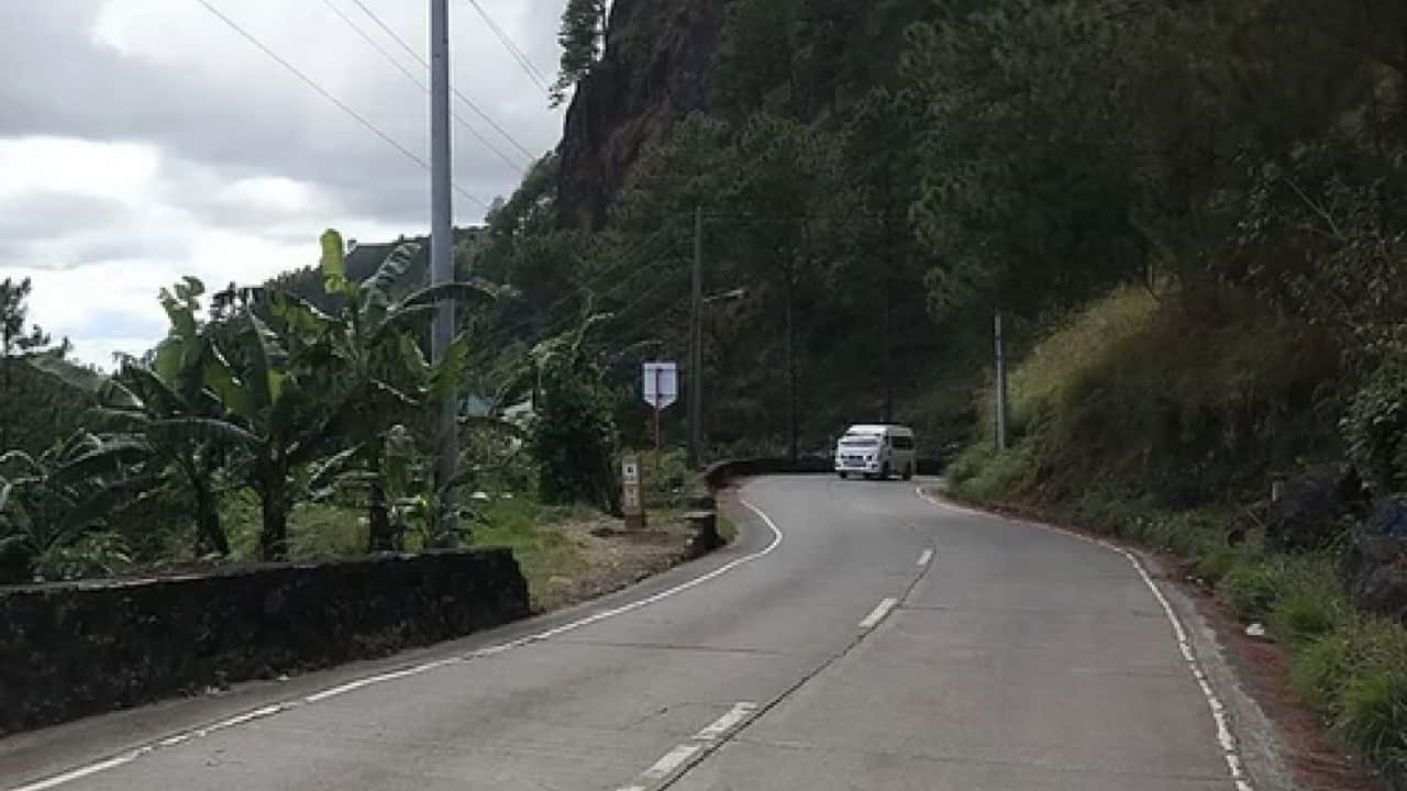 Foto - Yok böyle bir yol: 2.255 metrede nefes kesen yolculuk! Tırmanan bir daha geri dönmek istemiyor: 