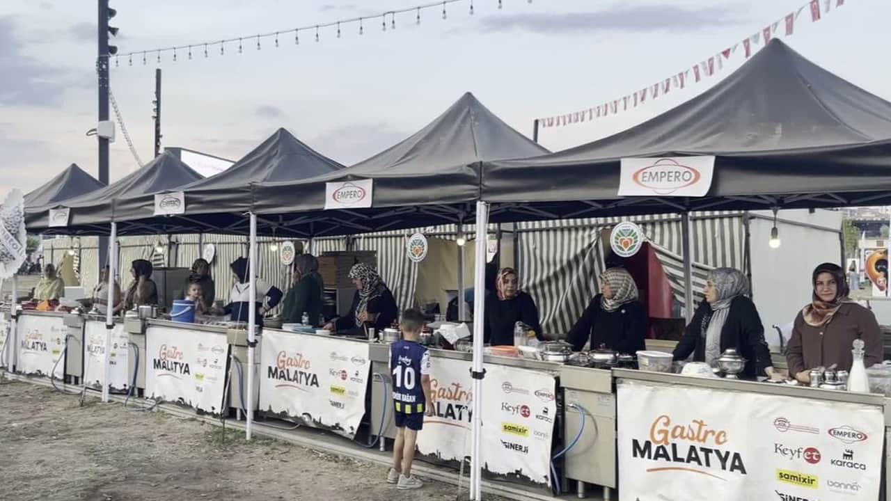 Foto - Yöresel lezzetler için Malatya'da yemek yarışmasında Tiritli köfte yapıldı... Sadece bu yemekten ibaret değil...