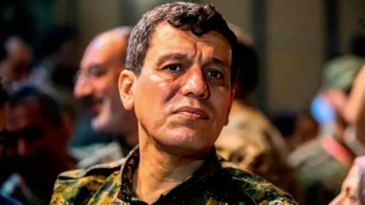 Foto - YPG silah bırakıp kendini feshetti! Dünya basını: Bölgede taşlar yerinden oynayacak