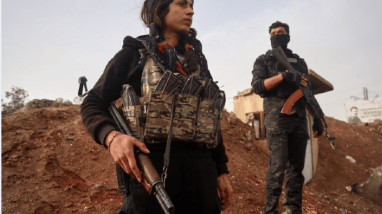 Foto - YPG silah bırakıp kendini feshetti! Dünya basını: Bölgede taşlar yerinden oynayacak